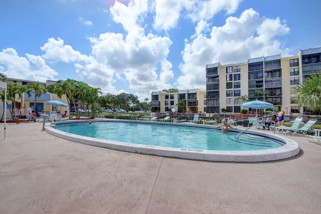11 Royal Palm Way Boca Raton FL 33432