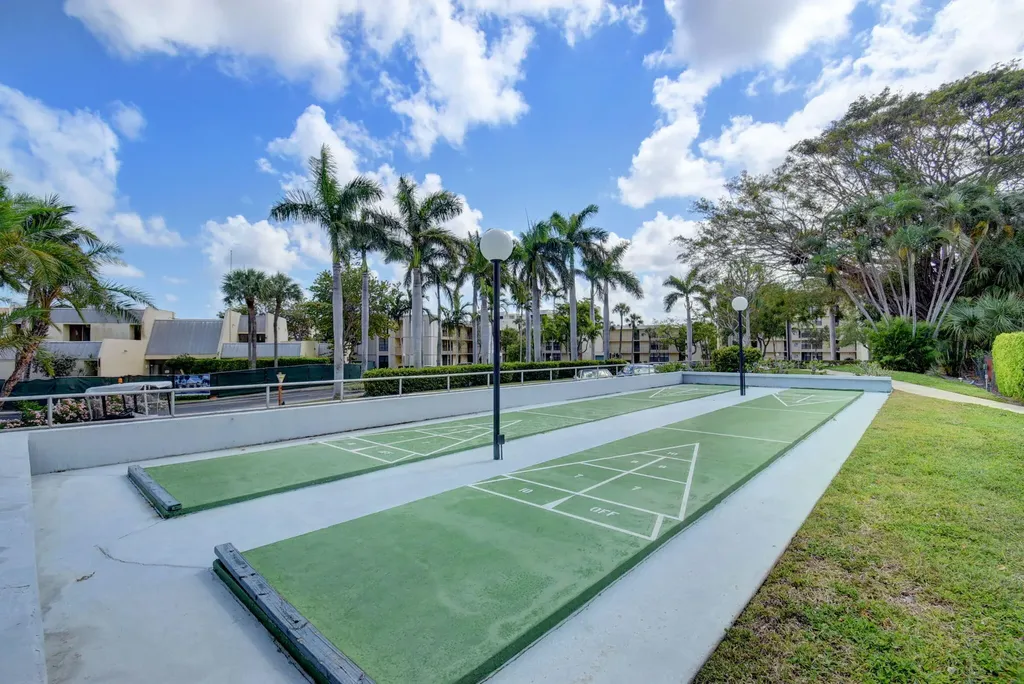 11 Royal Palm Way Boca Raton FL 33432