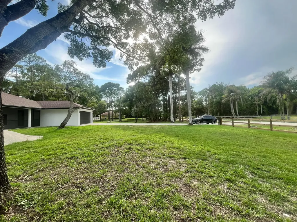 18268 N 49th Street Street N The Acreage FL 33470