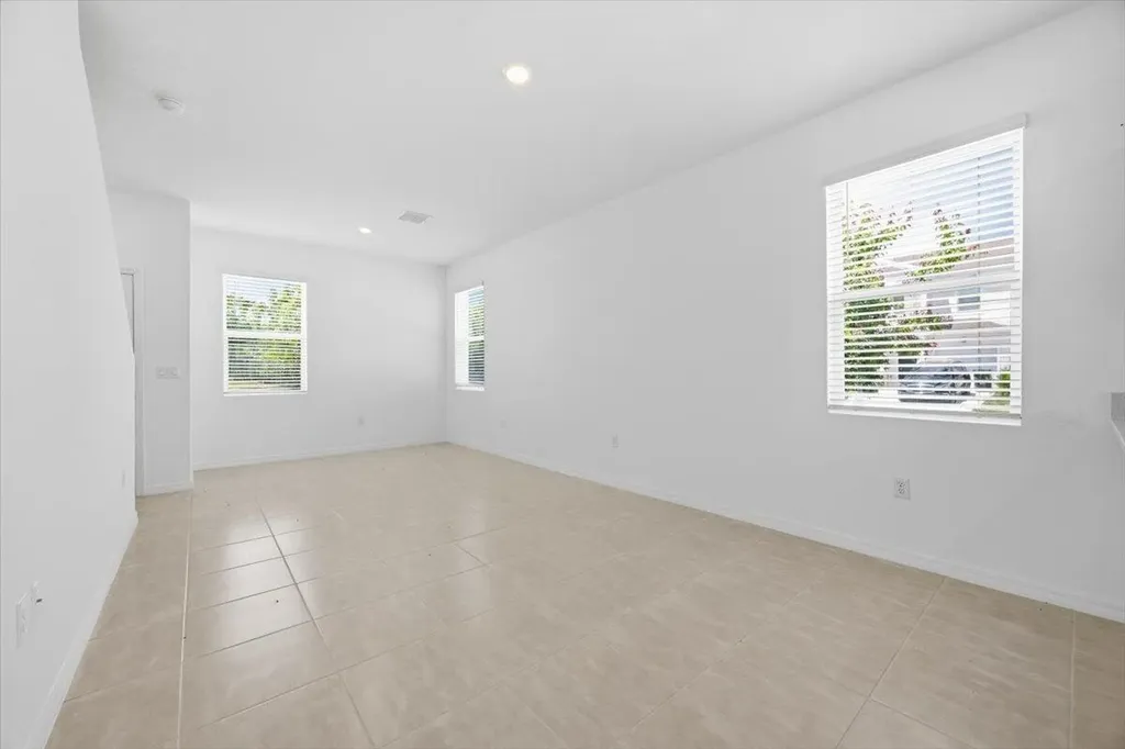 2840 Skyline Loop Kissimmee FL 34758