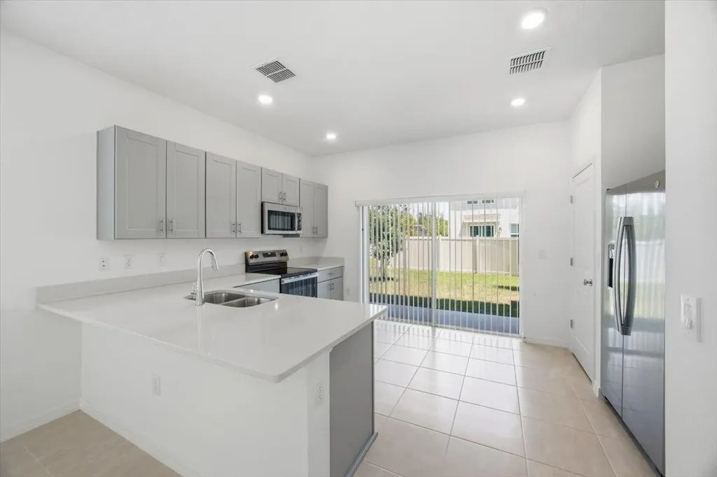 2840 Skyline Loop Kissimmee FL 34758