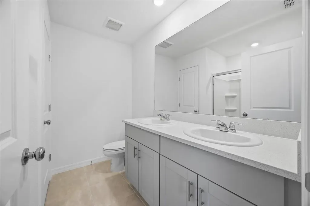 2840 Skyline Loop Kissimmee FL 34758