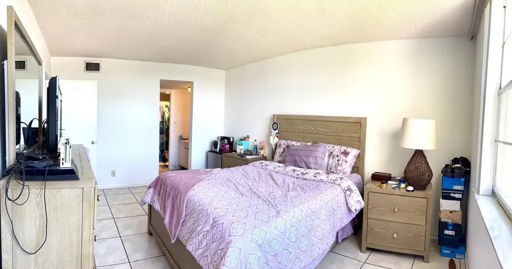 9440B Poinciana Place Davie FL 33324