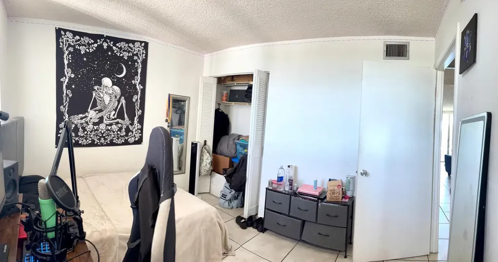 9440B Poinciana Place Davie FL 33324