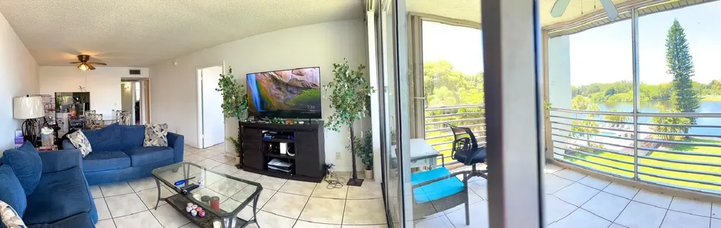 9440B Poinciana Place Davie FL 33324