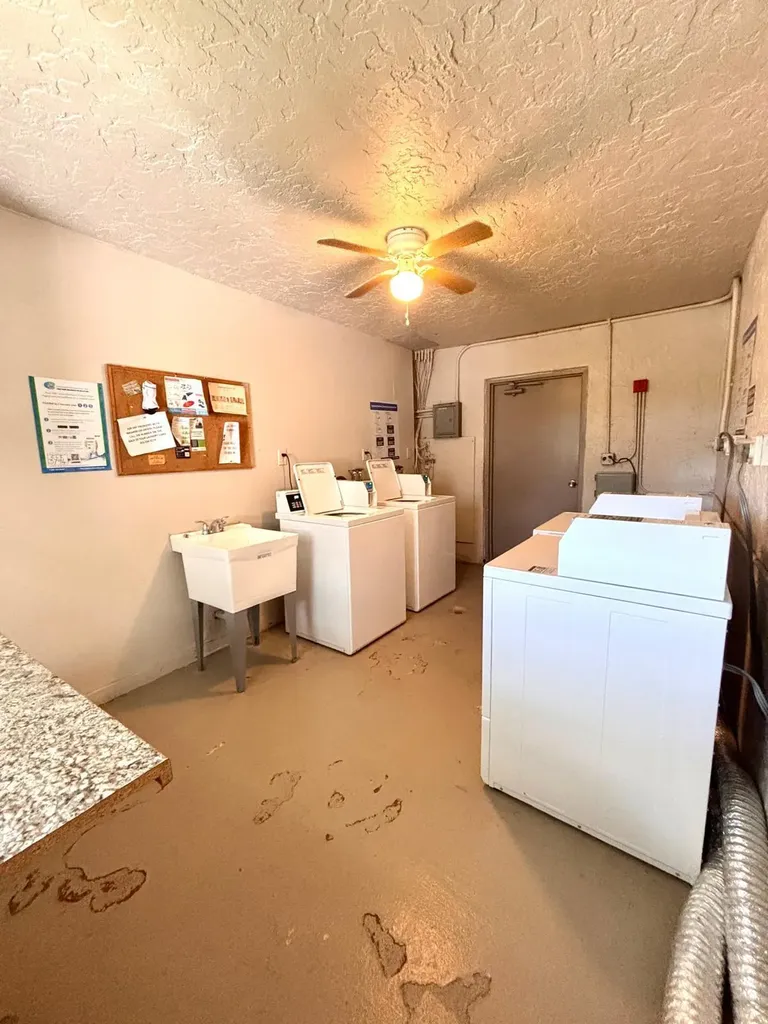 9440B Poinciana Place Davie FL 33324