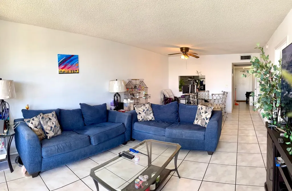9440B Poinciana Place Davie FL 33324