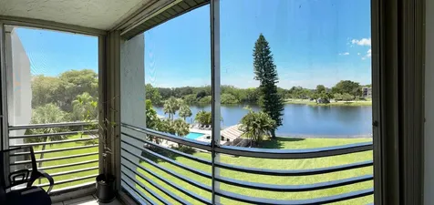 9440b Poinciana Place Davie FL 33324