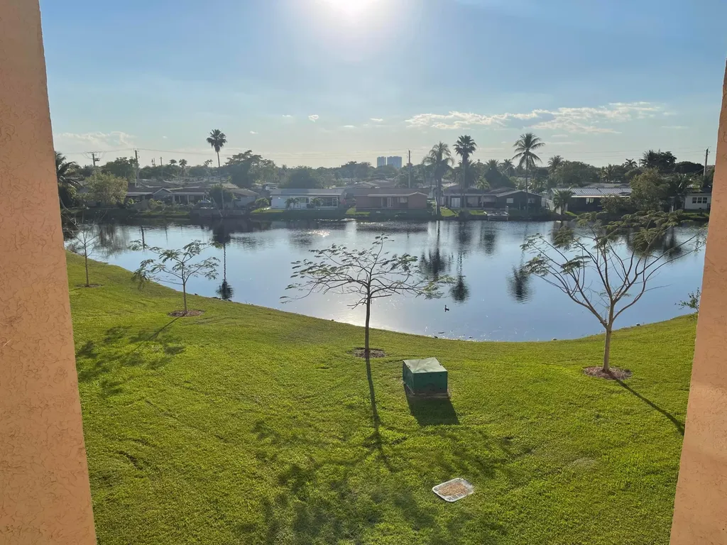 2705 NW 104th Avenue Sunrise FL 33322