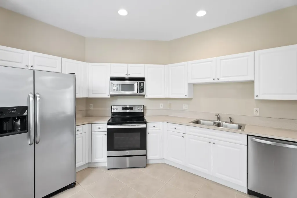 854 SW Rocky Bayou Terrace Port St Lucie FL 34986