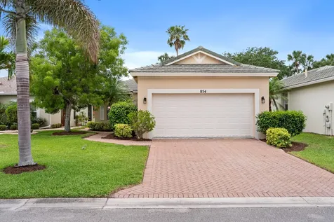 854 SW Rocky Bayou Terrace Port St Lucie FL 34986