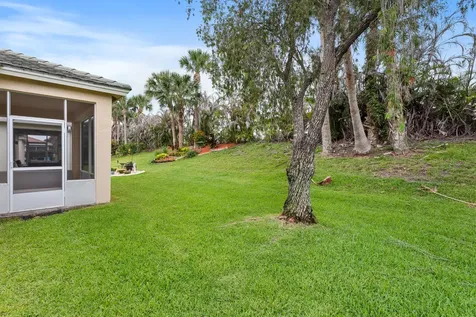 854 SW Rocky Bayou Terrace Port St Lucie FL 34986