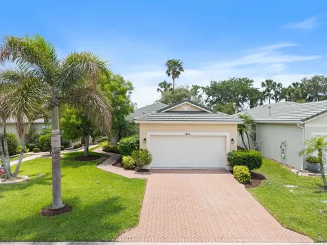 854 SW Rocky Bayou Terrace Port St Lucie FL 34986