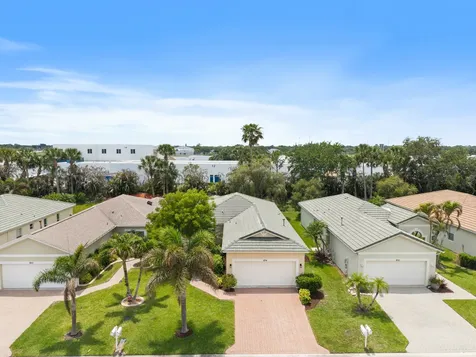 854 SW Rocky Bayou Terrace Port St Lucie FL 34986