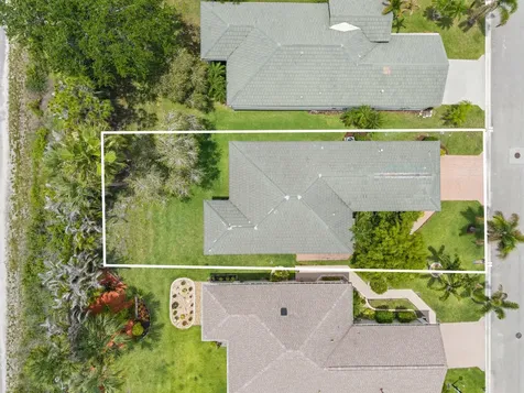 854 SW Rocky Bayou Terrace Port St Lucie FL 34986