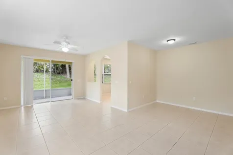 854 SW Rocky Bayou Terrace Port St Lucie FL 34986
