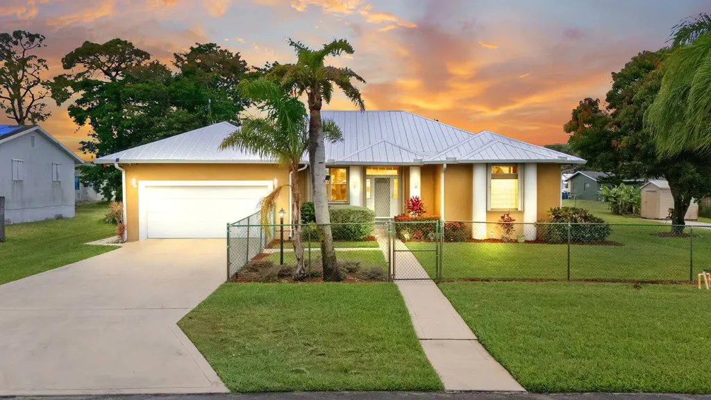5660 SE Colee Avenue Stuart FL 34997