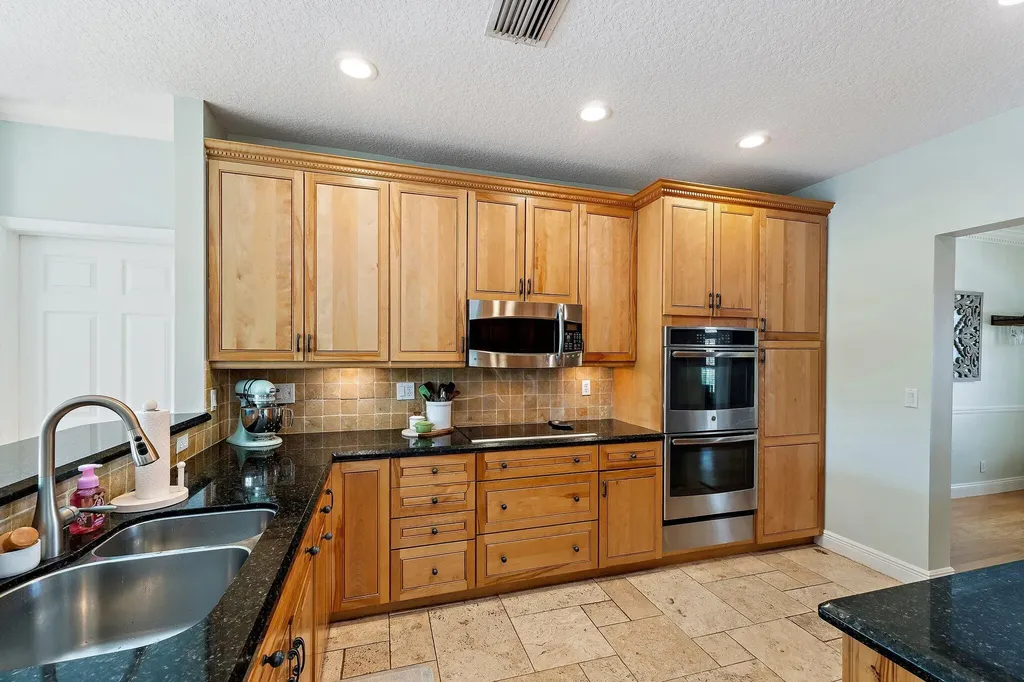 10295 Allamanda Boulevard Palm Beach Gardens FL 33410