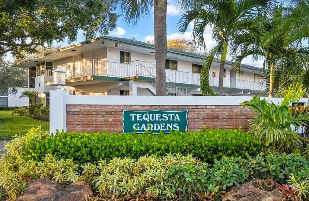8 Garden Street Tequesta FL 33469