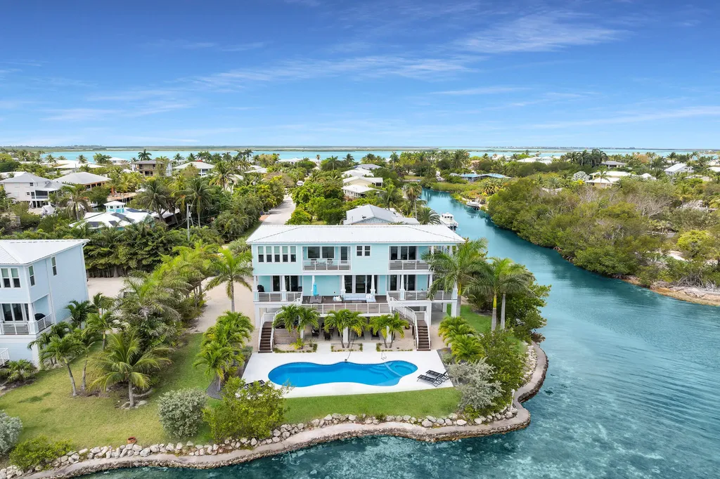 17387 Dolphin Street E Sugarloaf Key FL 33042