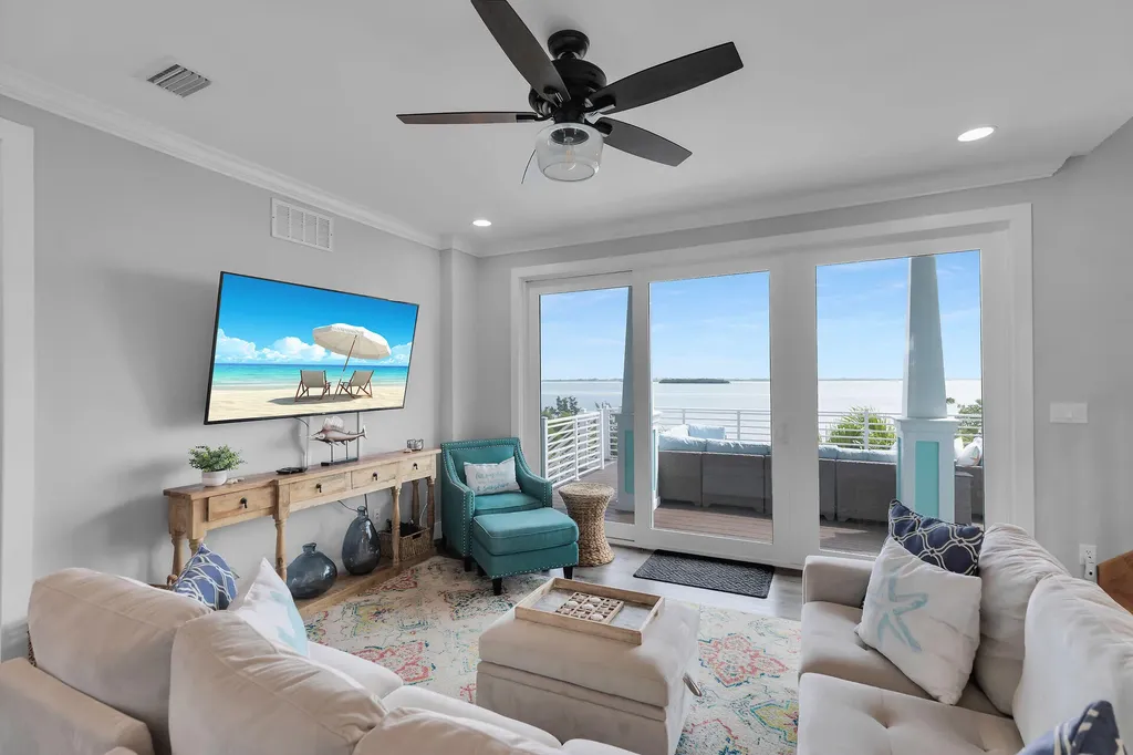 17387 Dolphin Street E Sugarloaf Key FL 33042