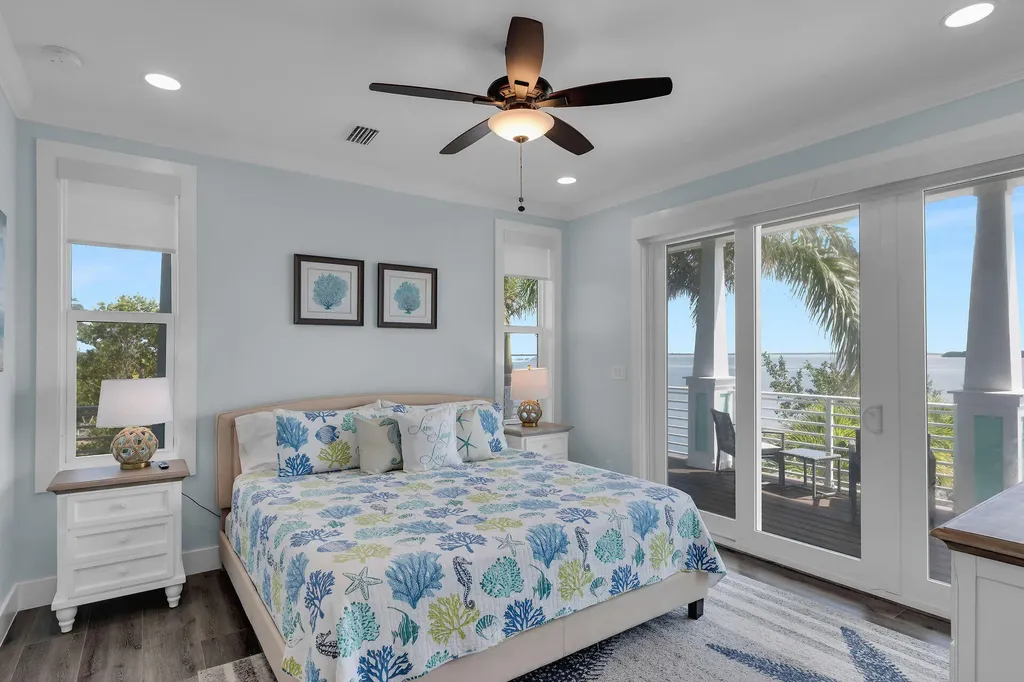 17387 Dolphin Street E Sugarloaf Key FL 33042