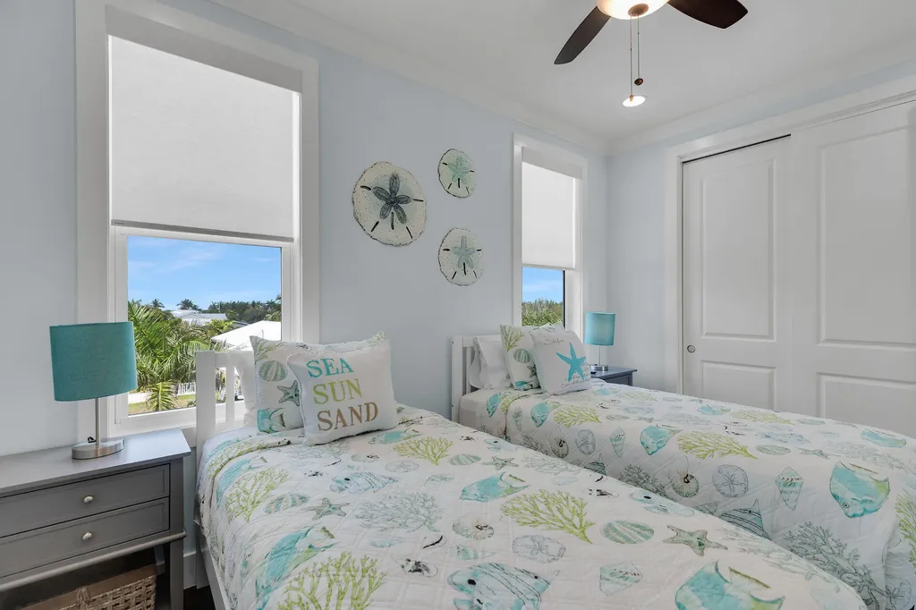 17387 Dolphin Street E Sugarloaf Key FL 33042