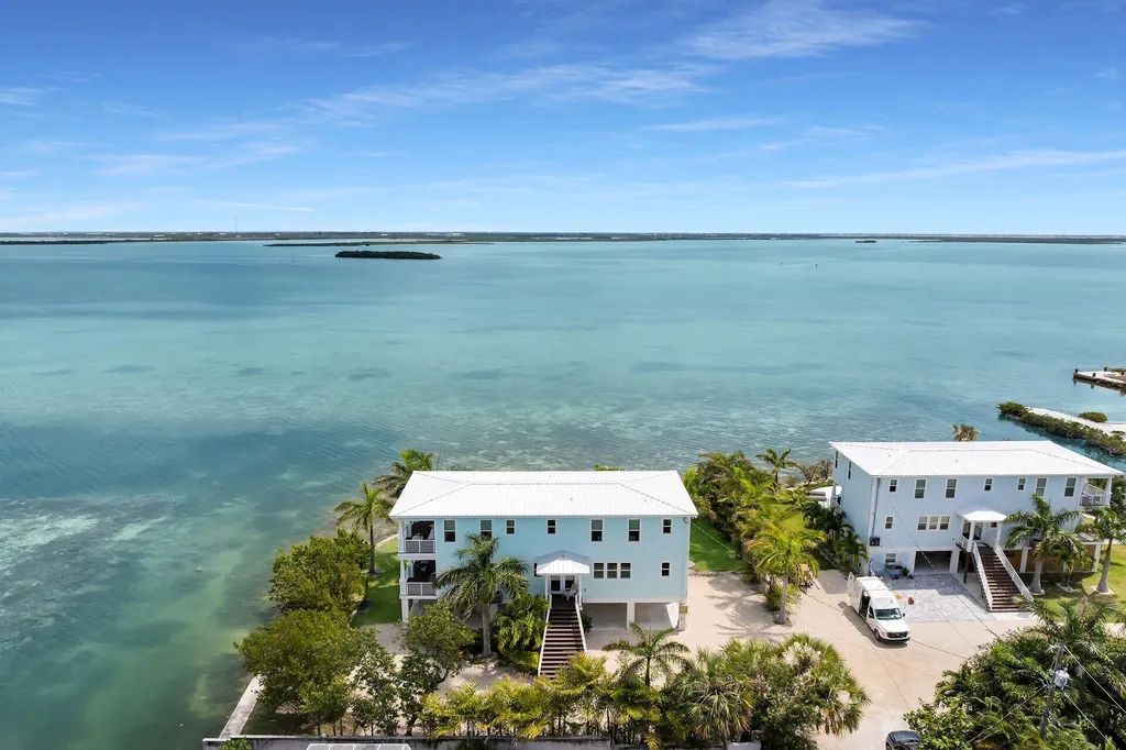 17387 Dolphin Street E Sugarloaf Key FL 33042