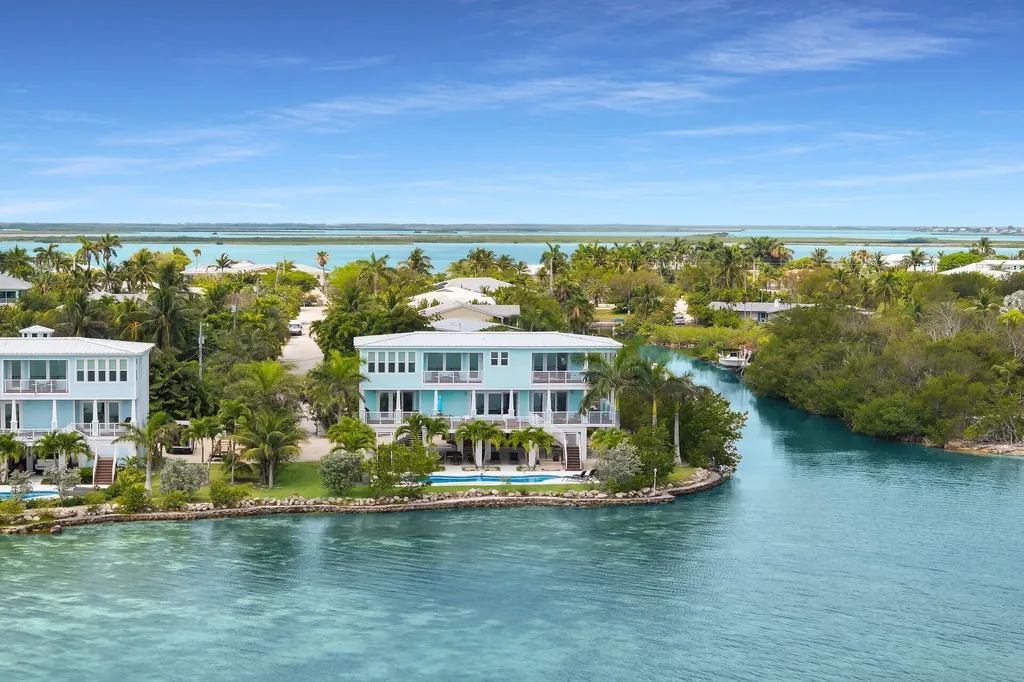 17387 Dolphin Street E Sugarloaf Key FL 33042
