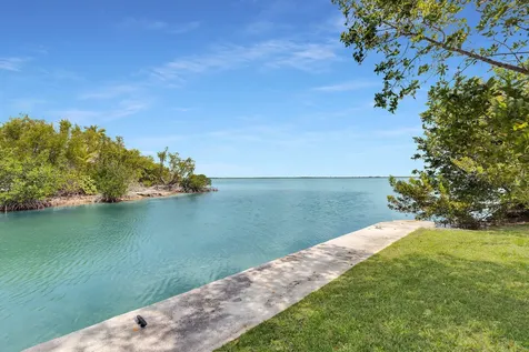 17387 Dolphin Street E Sugarloaf Key FL 33042