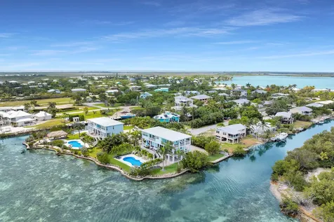 17387 Dolphin Street E Sugarloaf Key FL 33042