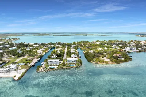 17387 Dolphin Street E Sugarloaf Key FL 33042