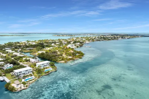 17387 Dolphin Street E Sugarloaf Key FL 33042