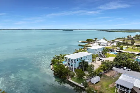 17387 Dolphin Street E Sugarloaf Key FL 33042