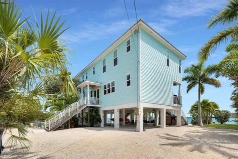 17387 Dolphin Street E Sugarloaf Key FL 33042