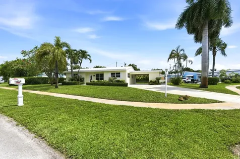 1452 Crest Drive Lake Worth FL 33461