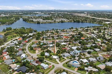 1452 Crest Drive Lake Worth FL 33461