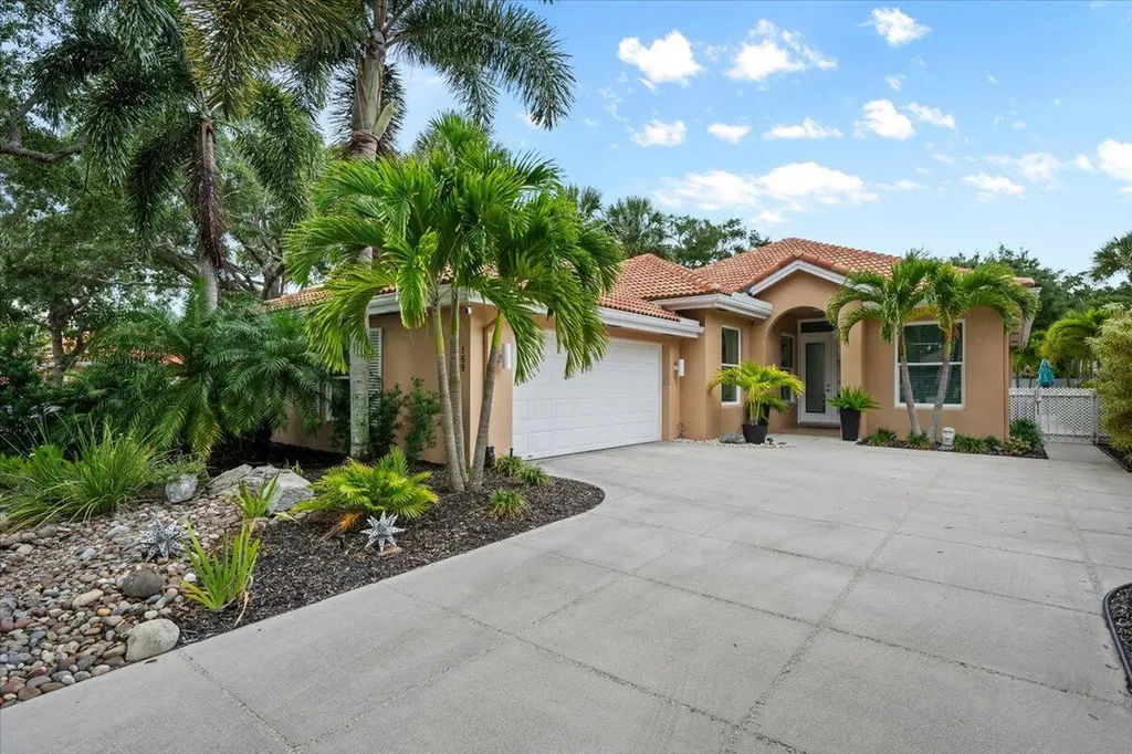 169 Hampton Circle Jupiter FL 33458