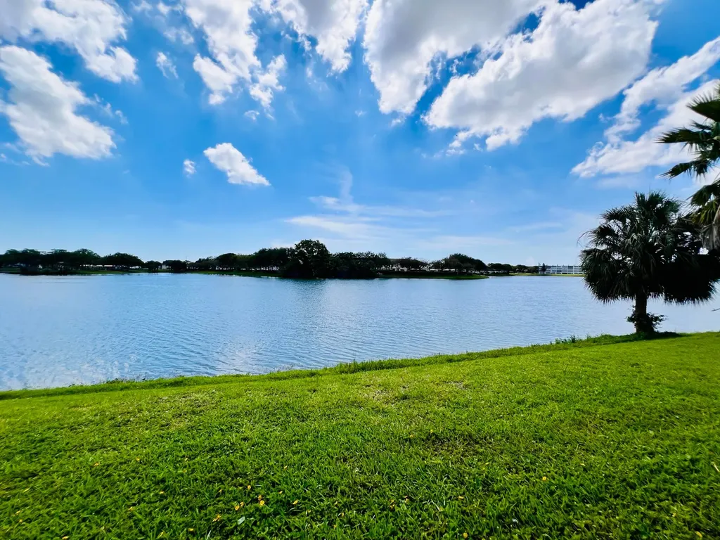 57 Chatham C West Palm Beach FL 33417