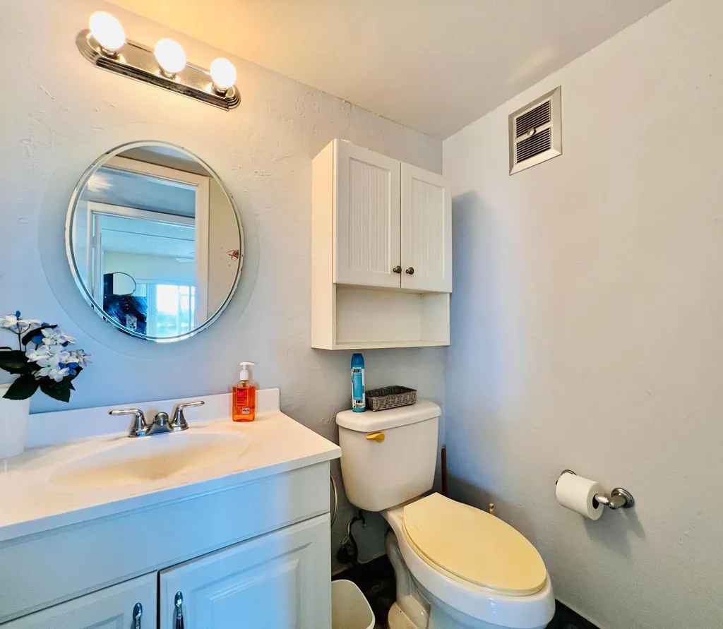 57 Chatham C West Palm Beach FL 33417