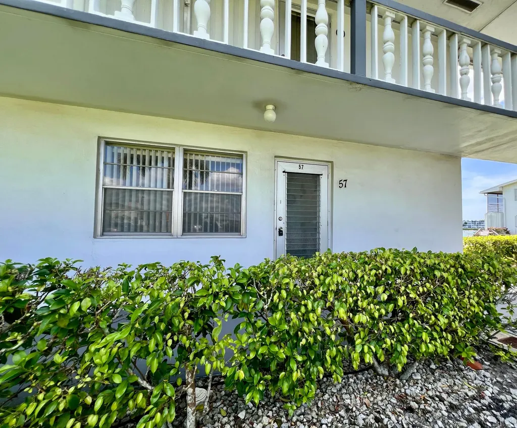 57 Chatham C West Palm Beach FL 33417