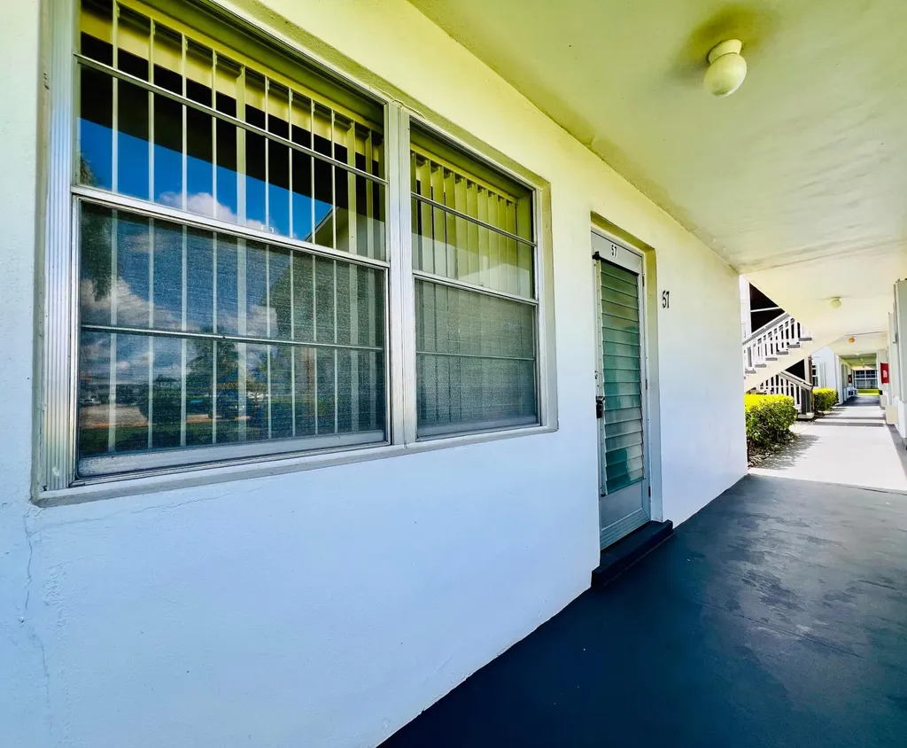 57 Chatham C West Palm Beach FL 33417