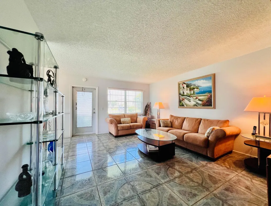 57 Chatham C West Palm Beach FL 33417