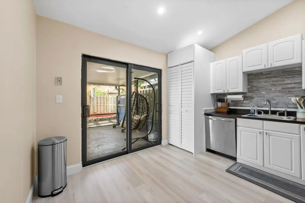 11197 NW 37th Street Sunrise FL 33351