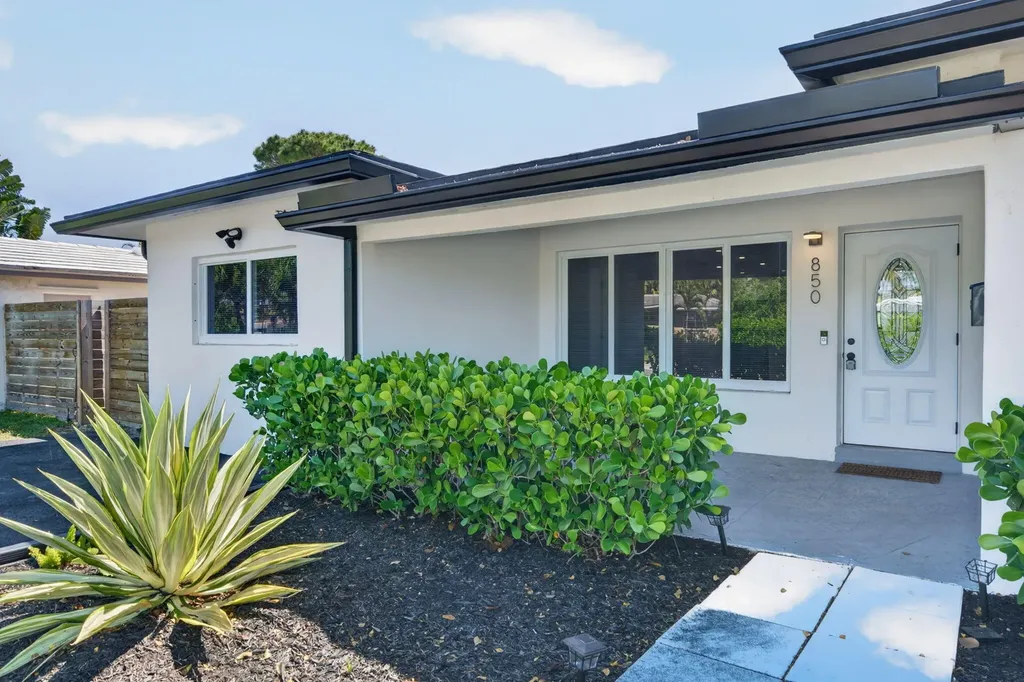 850 SE 1st Avenue Pompano Beach FL 33060