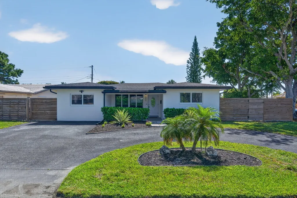 850 SE 1st Avenue Pompano Beach FL 33060
