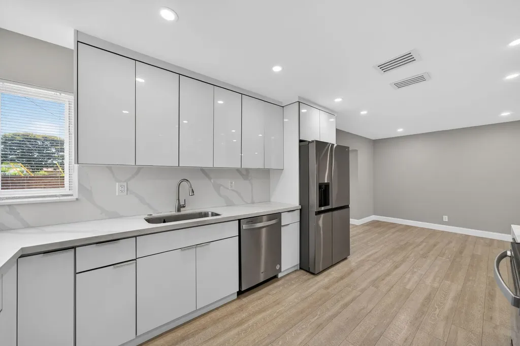 850 SE 1st Avenue Pompano Beach FL 33060