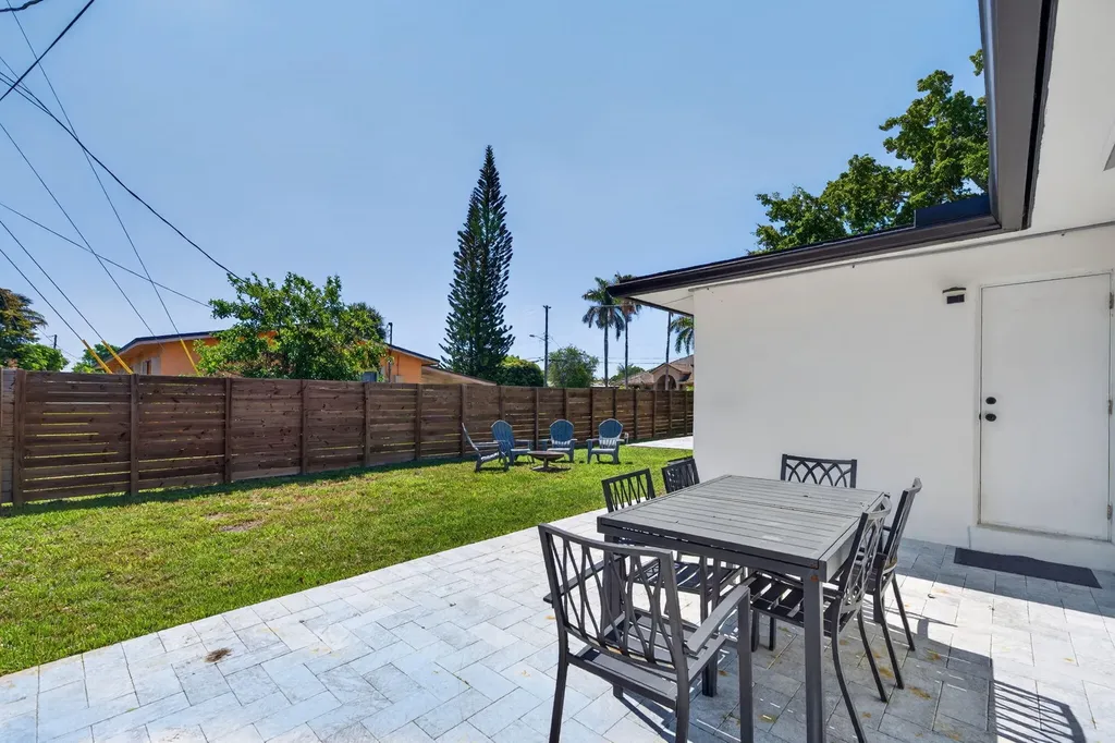 850 SE 1st Avenue Pompano Beach FL 33060