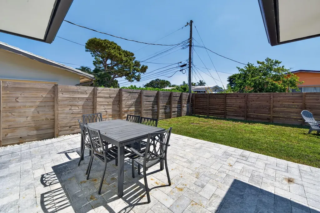 850 SE 1st Avenue Pompano Beach FL 33060