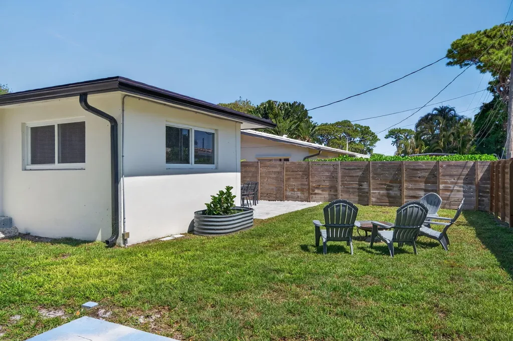 850 SE 1st Avenue Pompano Beach FL 33060